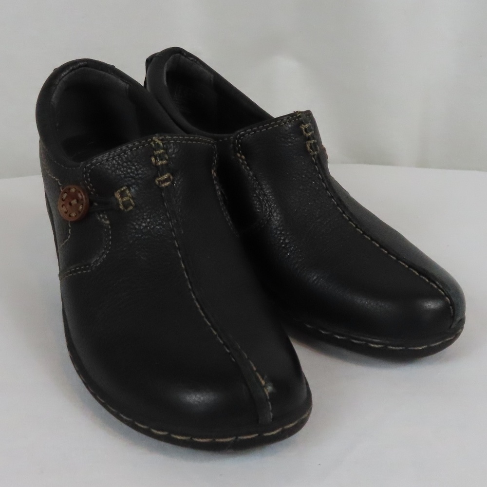 Clarks Collection Black Leather Slip on Shoes Sz. 8 1/2 Read
